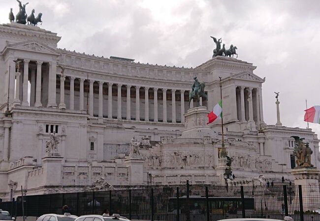 ヴェネツィア広場 クチコミ アクセス 営業時間 ローマ フォートラベル