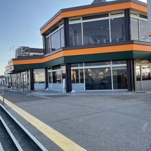 パーキングエリア