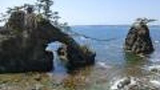 能登金剛の代表的な奇岩の一つ