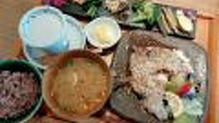 おばんざいも付いたランチのセットメニューはボリュームもあって美味しかったです