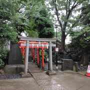 鳩森八幡神社のなかにある稲荷社