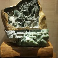 入口に鎮座しているオブジェ。