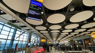 London Heathrow Airport (LHR)