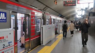 車内はきれいで快適。