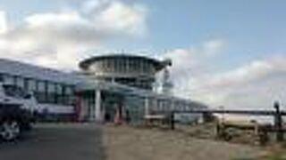 貴重な山上回転展望台です。