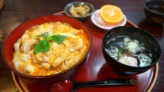 角館の古い街並みにある比内地鶏が食べられるお店