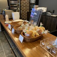 パン屋さんのパン、スープもあり