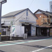 琴電・志度駅はひっそり佇む…