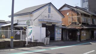 冷房付きローズピンクの車体が明るい！　～　高松琴平電気鉄道 志度線