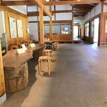 公園内の館。休憩できます。