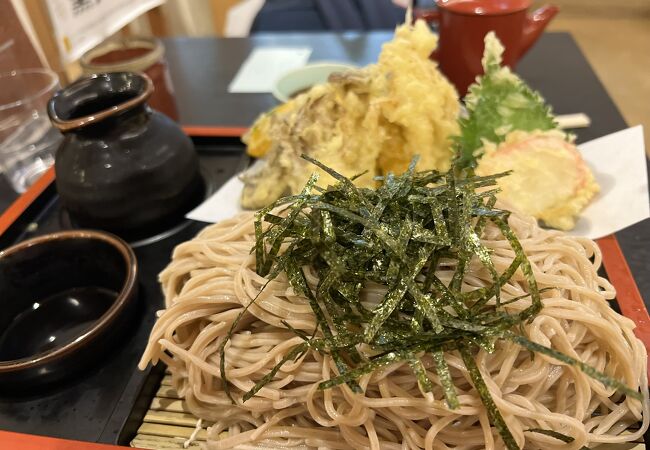 駅ナカで手軽に本科的なお蕎麦