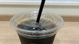 駅ビル内の小さなカフェ