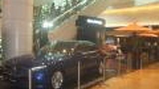 メルセデス展示場？