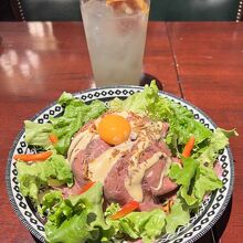 HUBの「山盛りローストビーフのライスプレート」