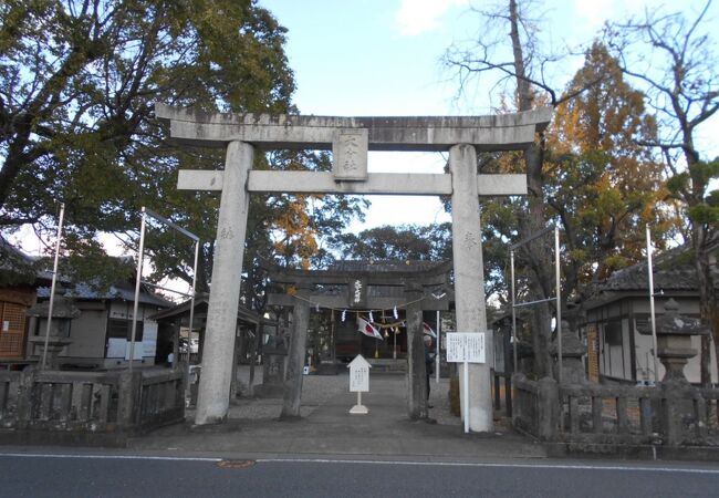 大分社、駐車場あり。大分君稚臣を祀ります。