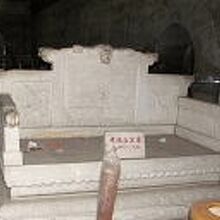 地下宮殿の中の皇后の椅子