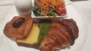 伊丹空港で、オシャレモーニング