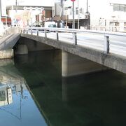 これと言った特徴が無くごく普通の橋