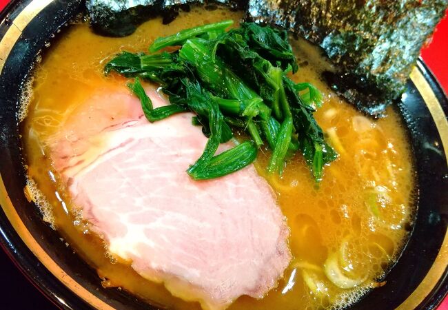 東白楽の家系ラーメン　とらきち家