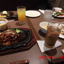 パンやスープも美味しかったです