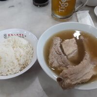 発起人肉骨茶餐館 ファウンダー バクテー レストラン (バレスティア ロード店)