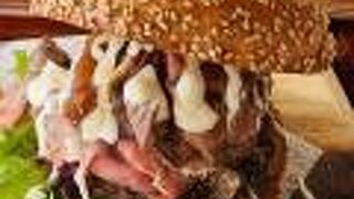 土日限定R&Cバーガー