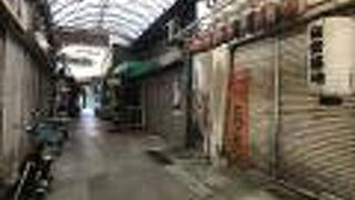 昔を残しなが、すっかり観光地にの栄町市場