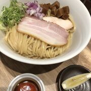 「まぜそば」に大盛りがないので、細麺の替え玉でトライした…OK！旨い！