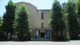 早稲田キャンパスに建つ4つの博物館の1つです。