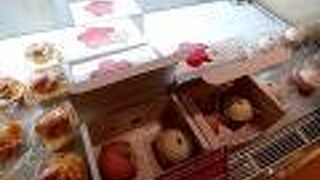 紅白のWチーズケーキデニッシュ