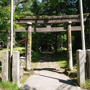 森の中の神社