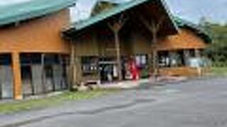 国道沿いにある物産館