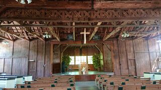 木造の渋い教会