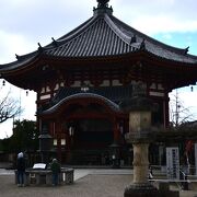 興福寺の南側にある八角形のお堂