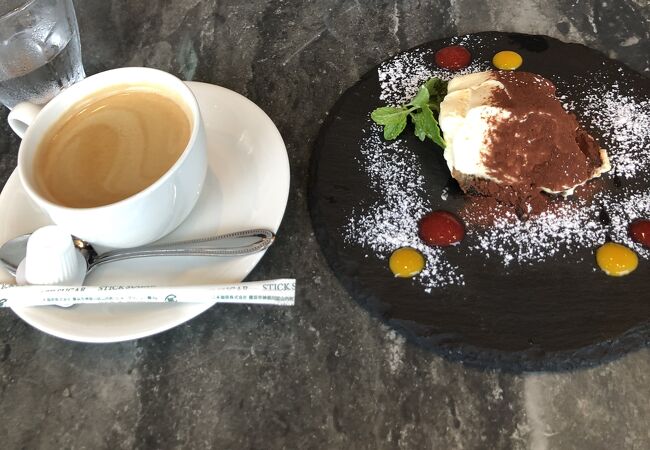 平日ランチメニューは17：00まで利用可