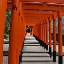 お稲荷さんです