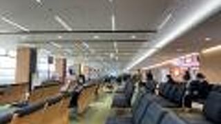 リニューアルされた綺麗な空港