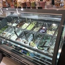 フルーツ以外のメニューも豊富