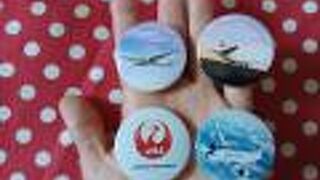 缶バッジのガチャガチャ