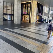 大阪駅直結商業施設