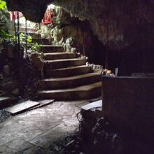 洞窟中