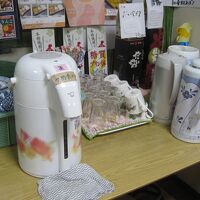 セルフのドリンクコーナー、食後にコーヒーもらいました