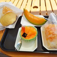 二人で半分ずつ食べてみました