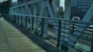 横浜ならではの橋を渡ることが