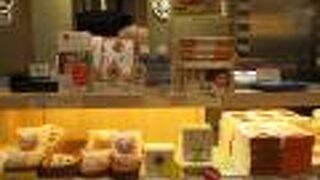 お馴染みのヒレカツサンドを