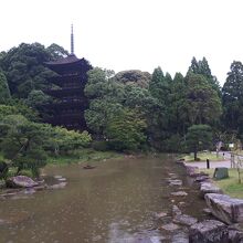 日本三大五重塔の一つ。国宝