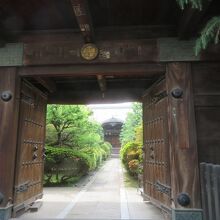 武家屋敷門です