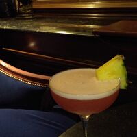 シ－ガディアンから中庭を臨む