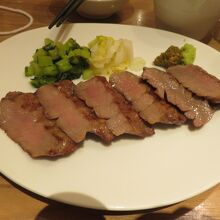 麦飯、テールスープ、山クラゲの定食でした