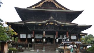 長野に来たら善光寺参り